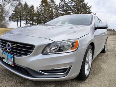 2015 Volvo V60, $7400. Photo 3
