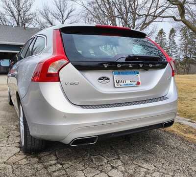 2015 Volvo V60, $7400. Photo 7