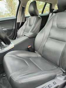 2015 Volvo V60, $7400. Photo 12