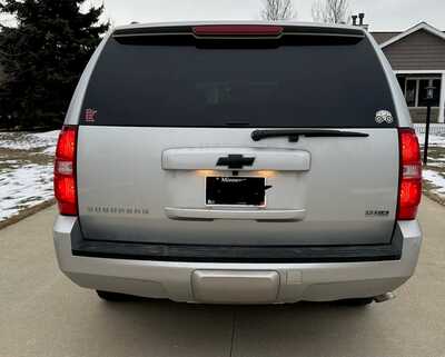 2011 Chevrolet Suburban, $6500. Photo 5