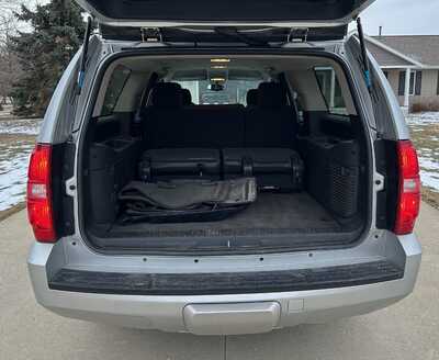 2011 Chevrolet Suburban, $6500. Photo 7