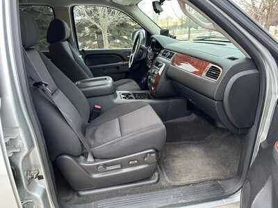 2011 Chevrolet Suburban, $6500. Photo 9