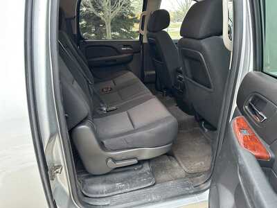 2011 Chevrolet Suburban, $6500. Photo 10