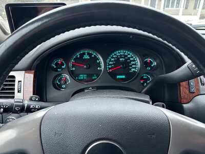 2011 Chevrolet Suburban, $6500. Photo 11