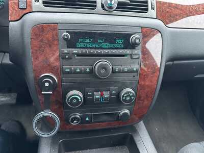 2011 Chevrolet Suburban, $6500. Photo 12