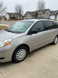 2009 Toyota Sienna, $500. Photo 1