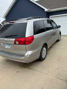 2009 Toyota Sienna, $500. Photo 4