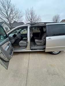 2009 Toyota Sienna, $500. Photo 10