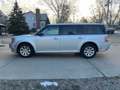 2010 Ford Flex, $0. Photo 2