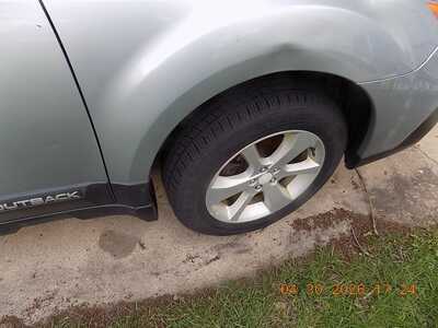2014 Subaru Outback, $10000. Photo 3