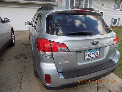 2014 Subaru Outback, $10000. Photo 5