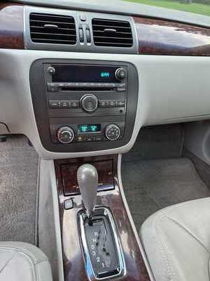 2011 Buick Lucerne, $8500. Photo 8