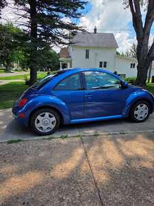 1998 Volkswagen Beetle, $7000.00. Photo 2