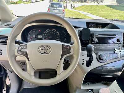 2013 Toyota Sienna, $10995. Photo 4