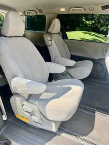 2013 Toyota Sienna, $10995. Photo 8