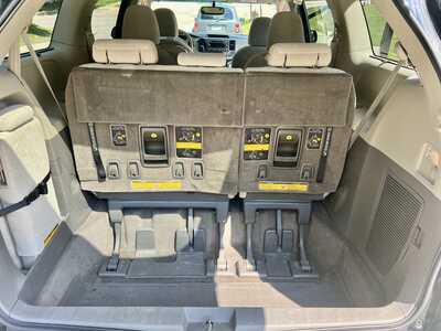 2013 Toyota Sienna, $10995. Photo 10