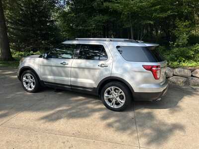 2015 Ford Explorer, $12800. Photo 2