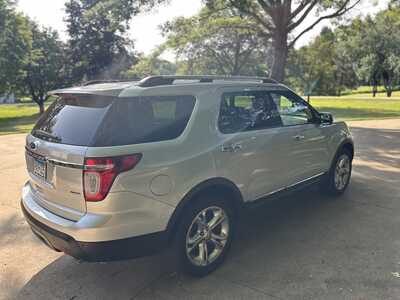 2015 Ford Explorer, $12800. Photo 4