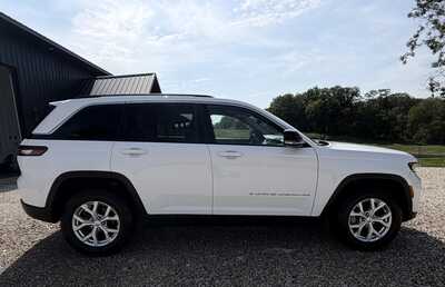 2023 Jeep Grand Cherokee, $24500. Photo 1