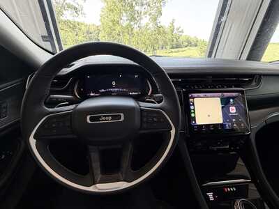 2023 Jeep Grand Cherokee, $24500. Photo 5