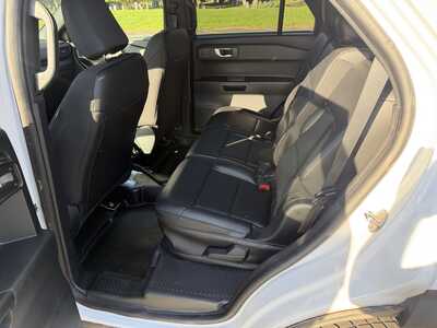2021 Ford Explorer, $14500. Photo 4