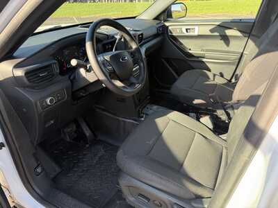 2021 Ford Explorer, $14500. Photo 6