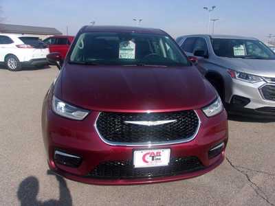 2023 Chrysler Pacifica, $24999.0. Photo 3