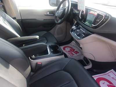 2023 Chrysler Pacifica, $24999.0. Photo 5
