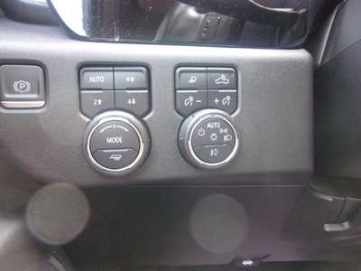 2022 Chevrolet 1500 Crew Cab, $36999.0. Photo 10