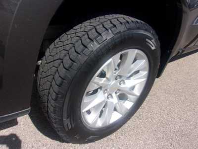 2021 Chevrolet 1500 Crew Cab, $32990.0. Photo 6