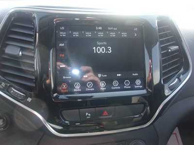 2020 Jeep Cherokee, $19999.0. Photo 10
