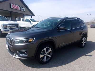 2020 Jeep Cherokee, $19999.0. Photo 2