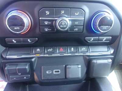 2021 Chevrolet 1500 Crew Cab, $32999.0. Photo 12