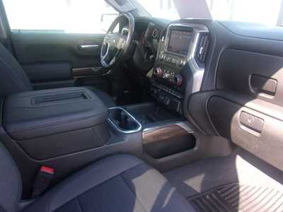 2021 Chevrolet 1500 Crew Cab, $32999.0. Photo 9