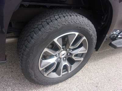 2022 Chevrolet 1500 Crew Cab, $36999.0. Photo 6
