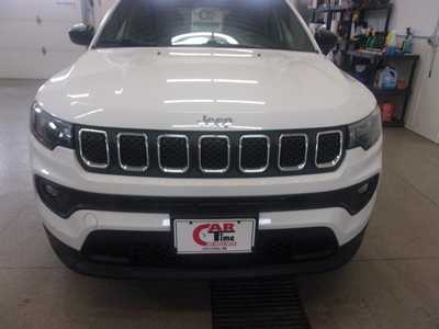 2023 Jeep Compass, $17999.0. Photo 3