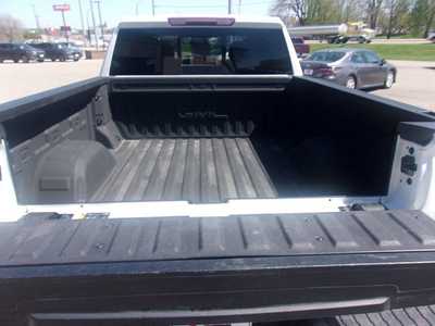 2021 GMC 1500 Crew Cab, $32999.0. Photo 6