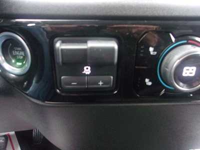 2022 Chevrolet 1500 Crew Cab, $31999.0. Photo 10