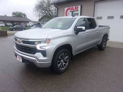2022 Chevrolet 1500 Crew Cab, $31999.0. Photo 2