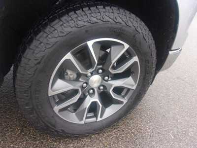 2022 Chevrolet 1500 Crew Cab, $31999.0. Photo 5