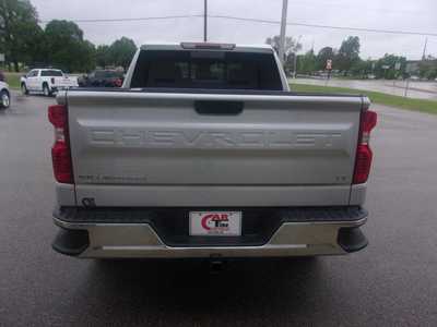 2022 Chevrolet 1500 Crew Cab, $31999.0. Photo 7