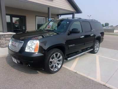 2013 GMC Yukon XL, $7999.0. Photo 2
