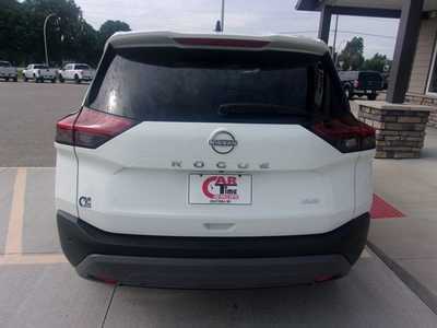 2023 Nissan Rogue, $17999.0. Photo 5
