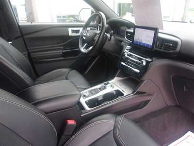 2022 Ford Explorer, $36999.0. Photo 6