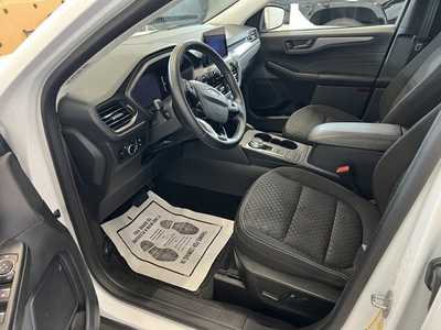 2023 Ford Escape, $16990.0. Photo 3