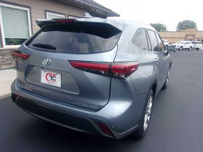 2020 Toyota Highlander, $26990.0. Photo 6