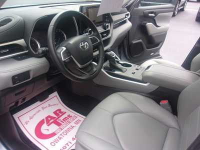 2023 Toyota Highlander, $36990.0. Photo 10
