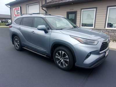 2023 Toyota Highlander, $36990.0. Photo 2