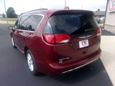 2017 Chrysler Pacifica, $17999.0. Photo 5