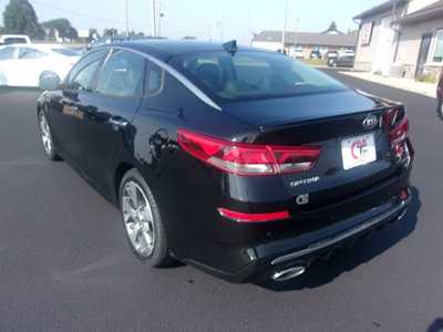 2019 Kia Optima, $14999.0. Photo 4